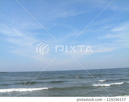 Blue sky and white clouds at Kemigawa beach 129296157