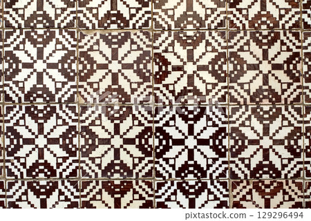 Portuguese glazed tiles 018 Portuguese glazed tiles 018 129296494