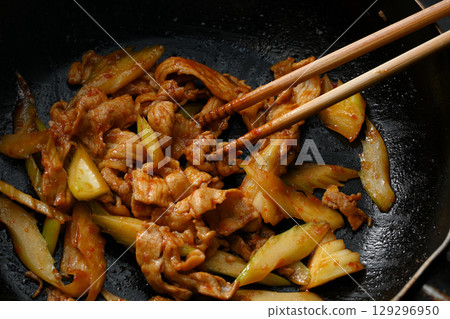 Pork and celery stir-fried with doubanjiang 129296950
