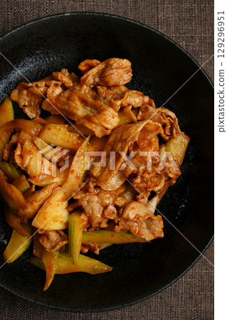 Pork and celery stir-fried with doubanjiang 129296951