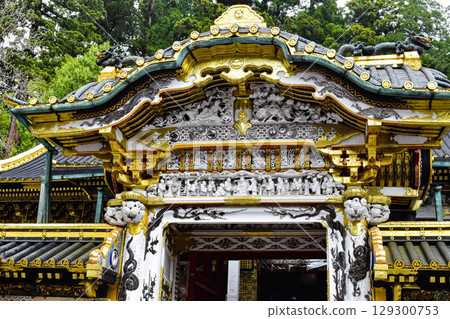 [Tochigi] The Gate of Nikko Toshogu Shrine: Feel the Weight of History 129300753