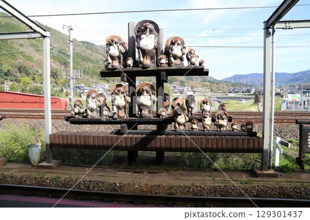 Shigaraki ware raccoon figurine 129301437