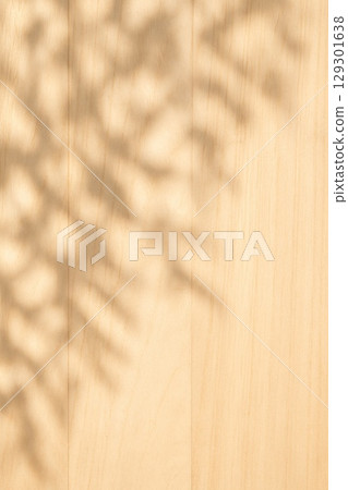 自然背景_木紋_陽光透過樹木 129301638