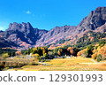 妙義町的田園風光和妙義山 129301993