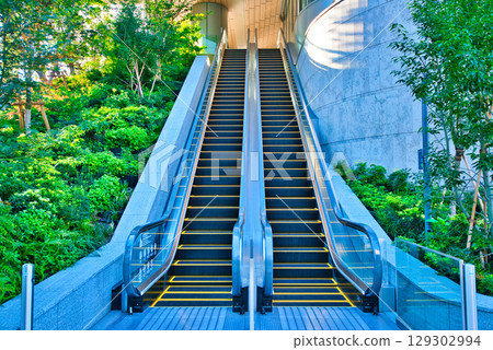 大樓內自動扶梯景觀 129302994