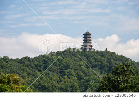 Explore the ancient beauty of DuJiangYan in Sichuan province, Ch 129303546