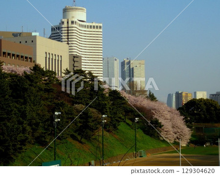 April 6, 2009: Hotel New Otani seen from Yotsuya Station on the Marunouchi Line 129304620