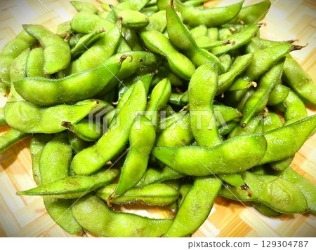 Fresh, seasonal boiled dadachamame (edamame) 15 129304787