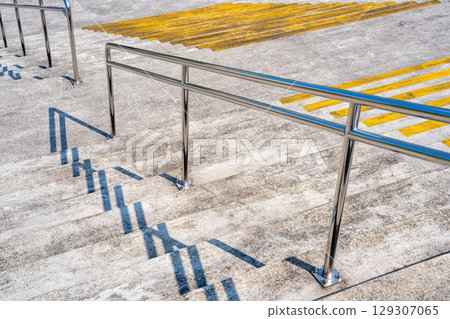 仲夏樓梯 仲夏樓梯 129307065