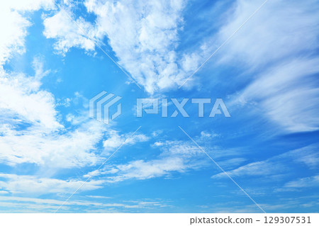 秋天天空和雲彩 129307531