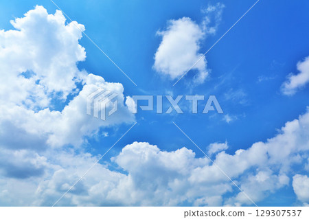 夏天藍天和雲彩 129307537