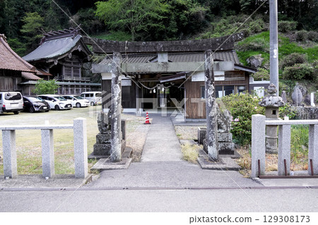 Ashio Shrine, a shrine within the grounds of the Sannomiya Grand Festival Tennoishimonhiko Shrine (Sannomiya Shrine) in Iwami Province 129308173