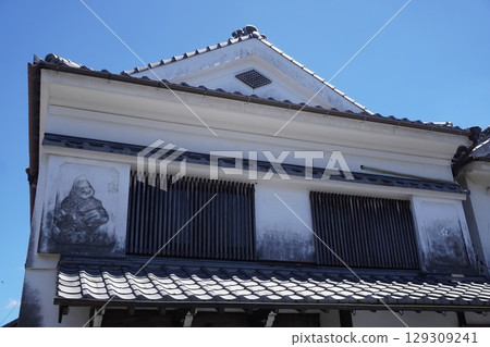 吉井築鄉：白壁街上的精美鏝畫 129309241