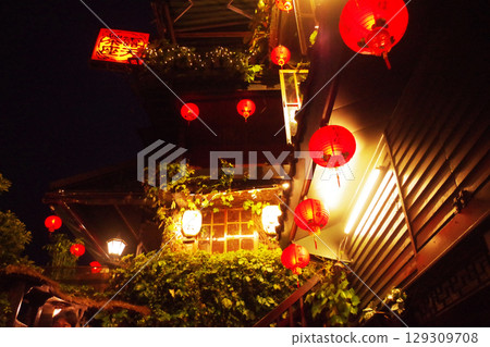 Entrance to Amei Tea House in Jiufen, Taiwan 129309708