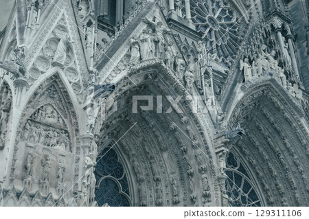Reims Cathedral, middle facade detail 129311106