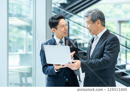 Meeting business people Meeting business people 129311800