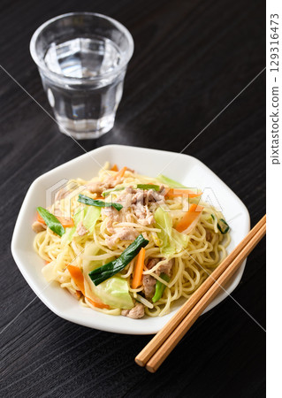 Salt fried noodles 129316473