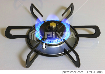 Gas stove (image of gas range and gas fee) Gas stove (image of gas range and gas fee) 129316808