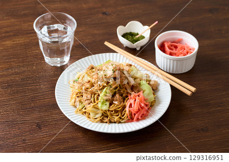 Sauce Fried Noodles Sauce Fried Noodles 129316951