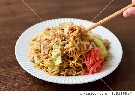 Sauce Fried Noodles Sauce Fried Noodles 129316957