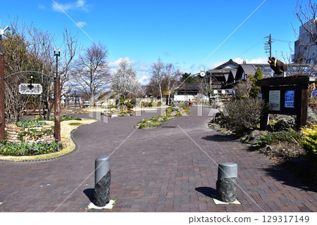 小諸市大手門公園車站花園資訊牌、商店和散步道 小諸市大手門公園車站花園資訊牌、商店和散步道 129317149