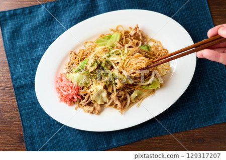 Sauce Fried Noodles Sauce Fried Noodles 129317207