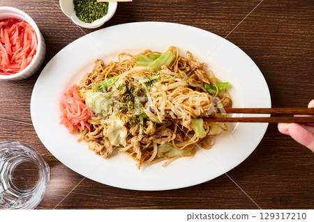 Sauce Fried Noodles 129317210