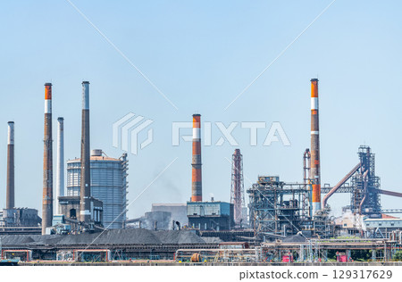 Clear sky and factory (factory image) 129317629