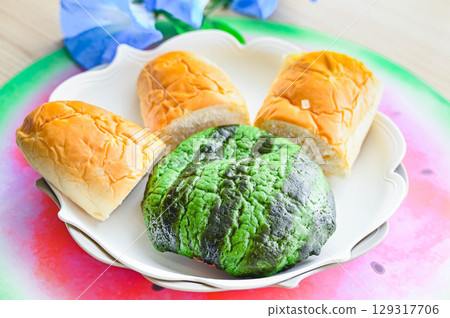 Watermelon-patterned melon bread and pineapple bread Watermelon-patterned melon bread and pineapple bread 129317706