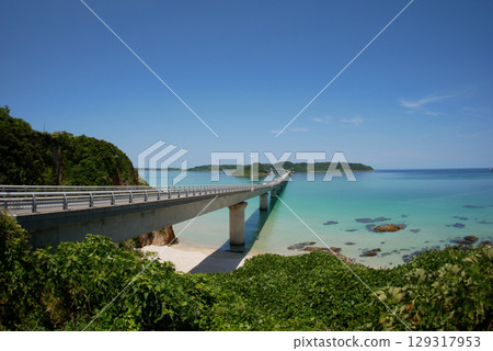 Tsunoshima Bridge and the expansive sea (fisheye lens) Tsunoshima Bridge and the expansive sea (fisheye lens) 129317953