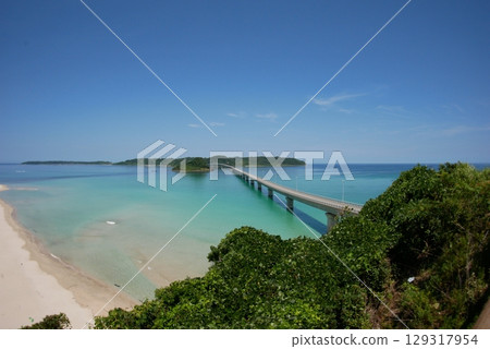 Tsunoshima Bridge and the expansive sea (fisheye lens) Tsunoshima Bridge and the expansive sea (fisheye lens) 129317954