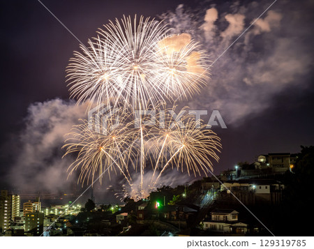 The 200 Steps (foreground) and fireworks at Ryojo in Kure City, Hiroshima Prefecture (Kure Maritime Fireworks Festival) 129319785