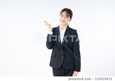 Young business woman 129320632