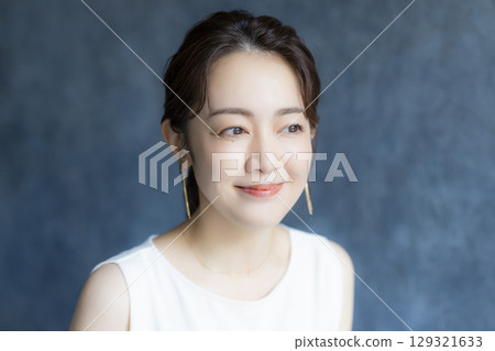 Beautiful middle-aged woman Beautiful middle-aged woman 129321633