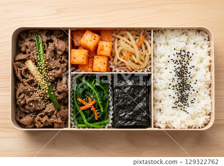 Korean Lunchbox with Bulgogi, Kimchi, Seaweed, and Assorted Vegetables 129322762