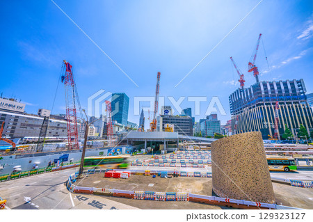 Tokyo cityscape in Japan on August 5th. Looking ahead to the redevelopment of Shinjuku Station and the west exit of Shinjuku Station...towards a new era 129323127