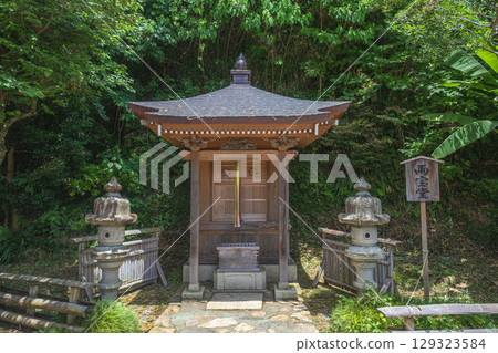 Chikubushima Hogonji Temple Uhodo Chikubushima Hogonji Temple Uhodo 129323584