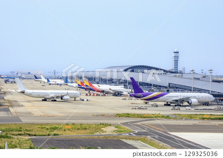 View of Kansai Airport North Wing from the Sky View Observation Hall in Osaka Prefecture View of Kansai Airport North Wing from the Sky View Observation Hall in Osaka Prefecture 129325036