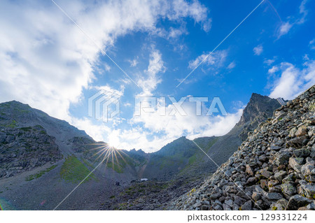[Mountain Materials] View from Sessho Hut and Mount Yari [Nagano Prefecture] 129331224