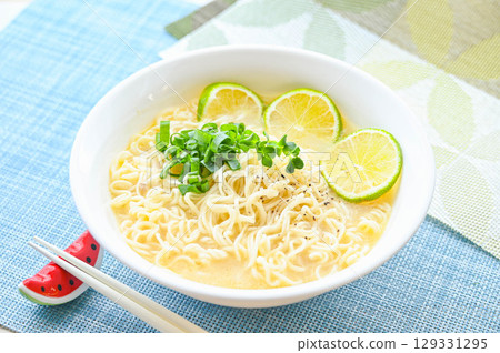 instant pork ramen instant pork ramen 129331295