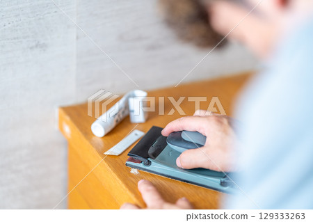 翻新DIY檯面表面處理基底調整砂紙商店翻新 129333263