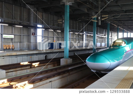 途經木古內站的北海道新幹線H5系、E5系列車 途經木古內站的北海道新幹線H5系、E5系列車 129333888