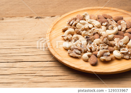 低碳堅果 低碳堅果 129333967