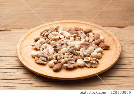 低碳堅果 低碳堅果 129333969