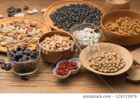 低碳水化合物豆類和堅果 低碳水化合物豆類和堅果 129333979
