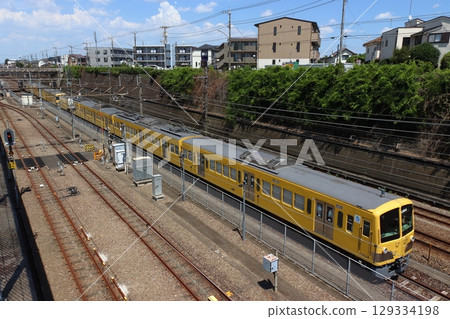 西武新宿線舊2000系列列車開往近江鐵道（新赤津站附近） 129334198