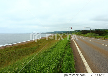 National Route 228, the road towards Kamomeshima on the Sea of Japan Oiwake Soran Line (Esashi Town, Hokkaido) 129334295