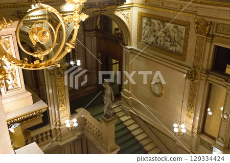 Vienna State Opera interior Vienna State Opera interior 129334424