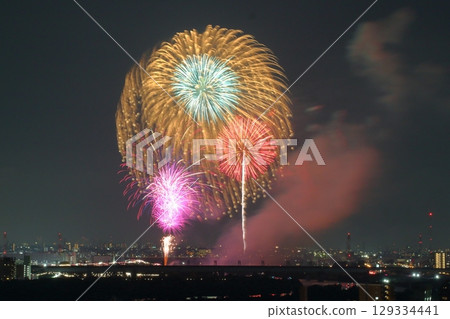 Arakawa River: Toda Bridge Fireworks Festival SkyFantasia (2025) 129334441