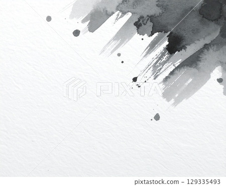 白色和紙上，以水墨暈染的優雅日式背景 129335493